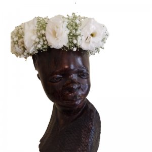 אביה זר פרחים לראש