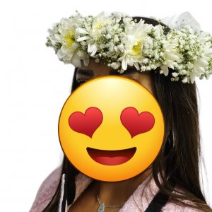 אביה זר פרחים לראש